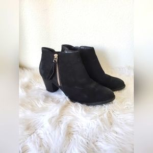 Vionic Black Heeled Booties